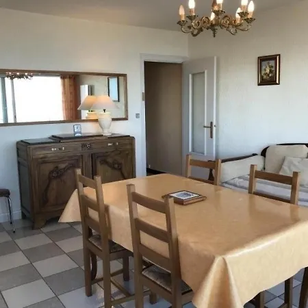 Royan, 2 Pièces, 3 Personnes - Fr-1-305-172 *