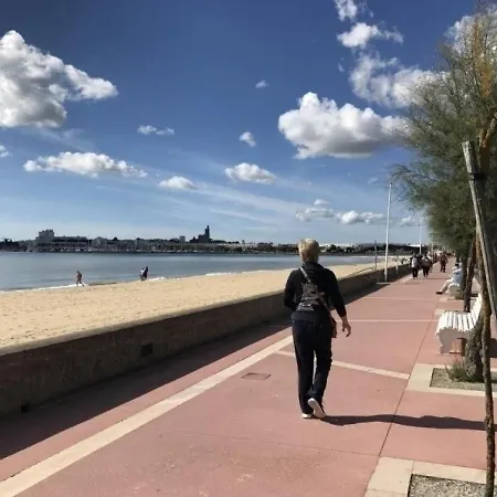 Royan, 2 Pièces, 3 Personnes - Fr-1-305-172 *